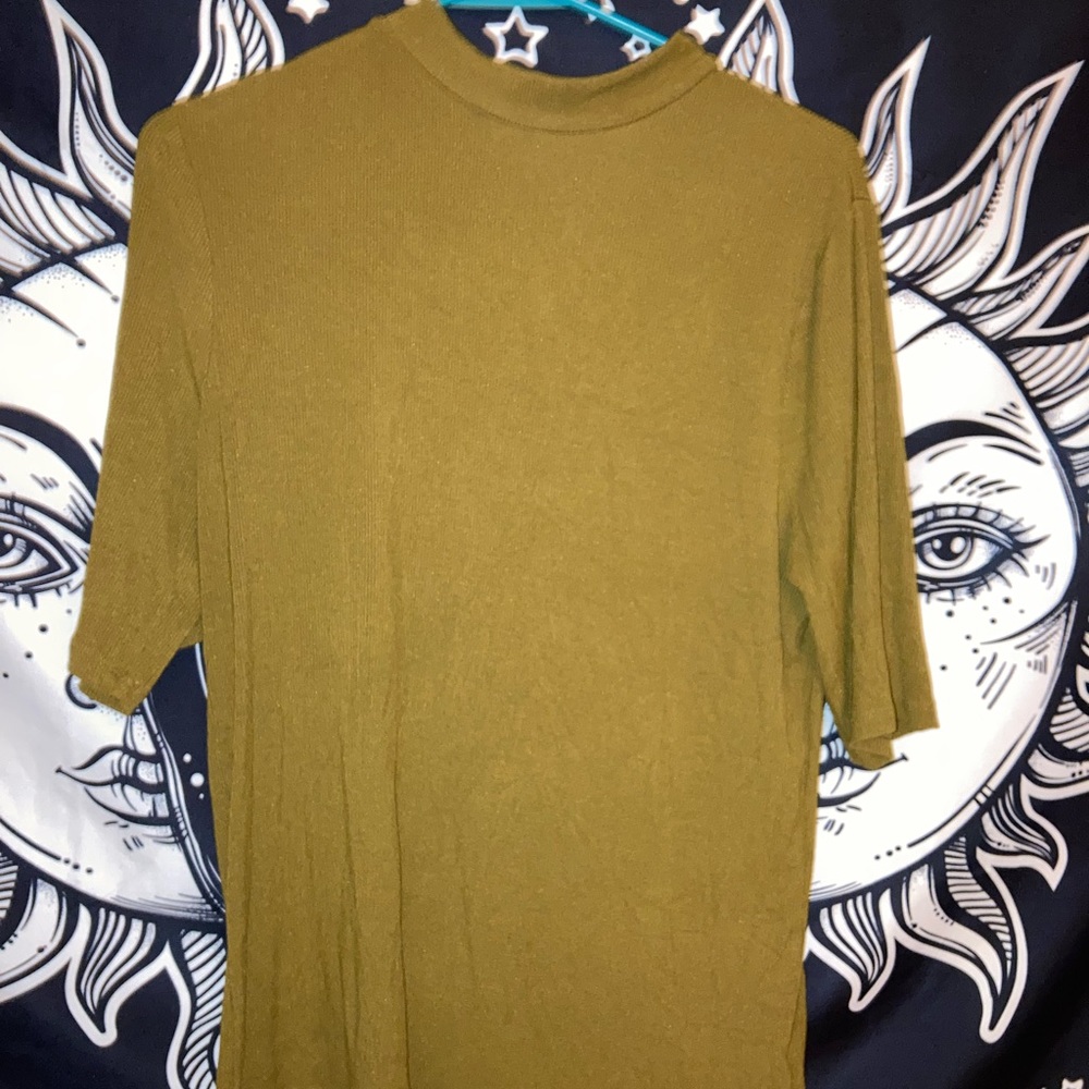 Olive short sleeve shirt